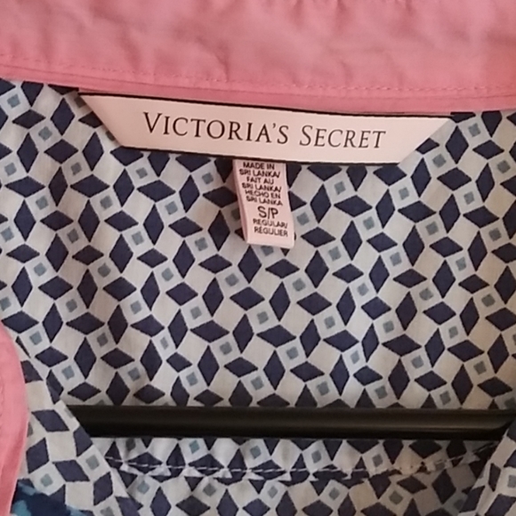 Victoria's Secret Pajama Top Long-Sleeve Button-Up - Picture 5 of 7